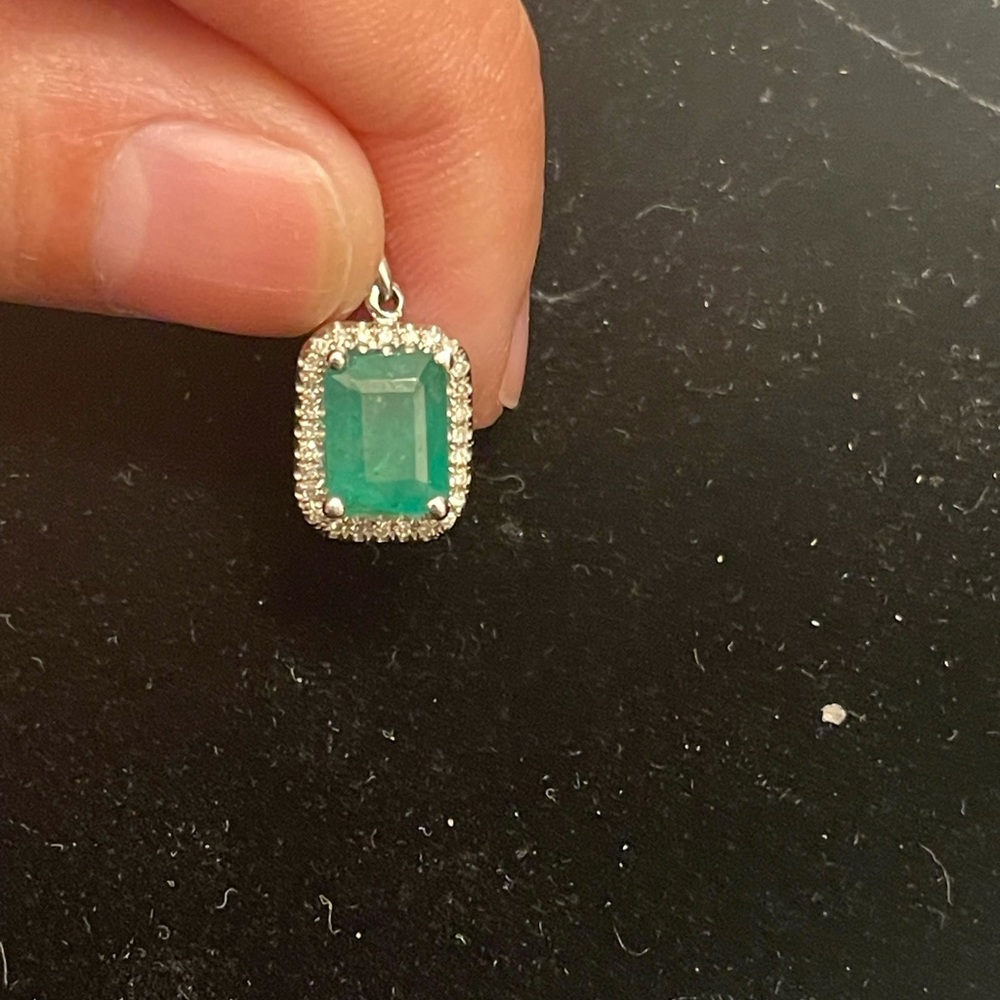 Elegant 14k gold diamond & Colombian Emerald Pendant